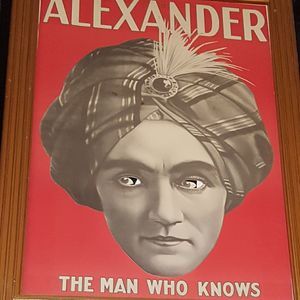 Meet your Posher, Raymond